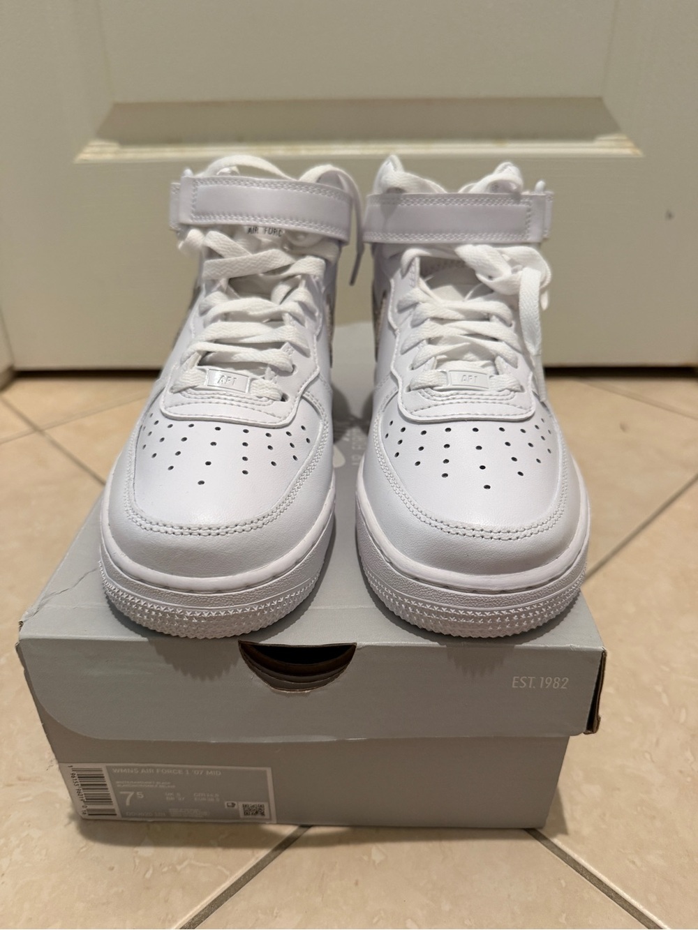 NEW Nike Air Force 1 ’07 Mid Snakeskin White Women’s 7.5 AF1